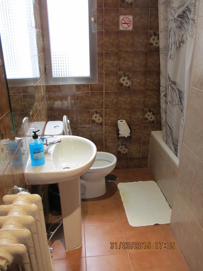 Hostal Machin Madrid Exterior photo