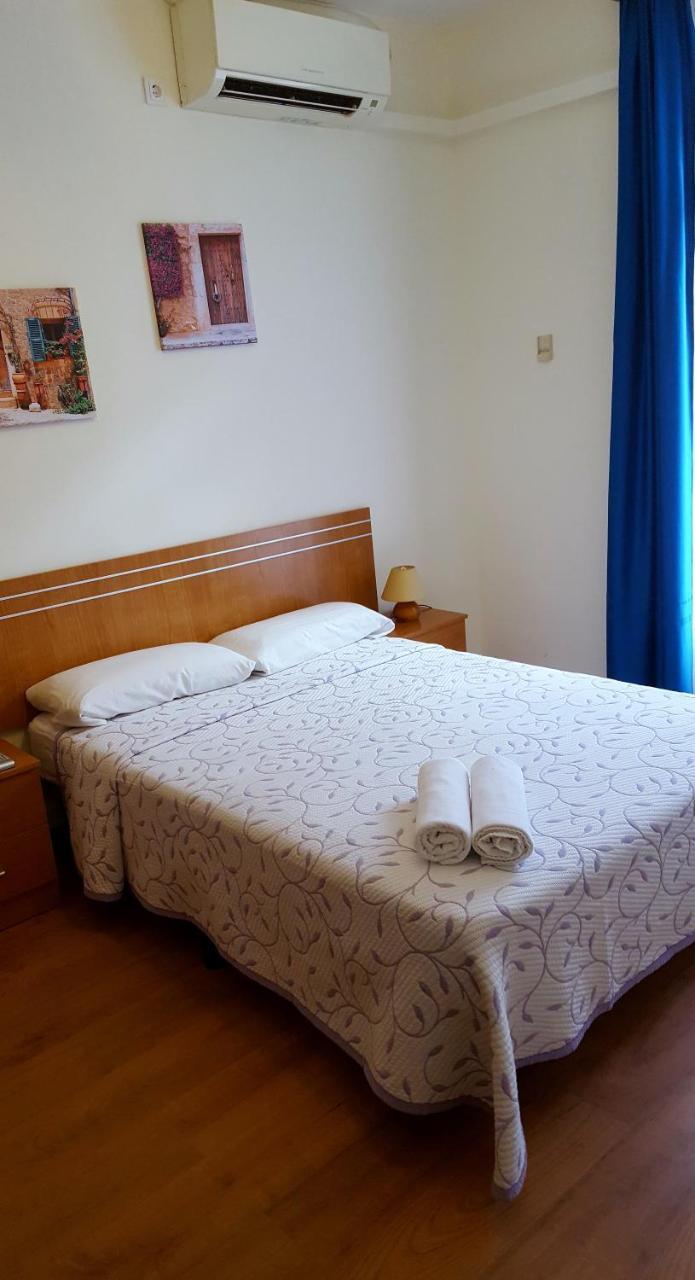 Hostal Machin Madrid Exterior photo